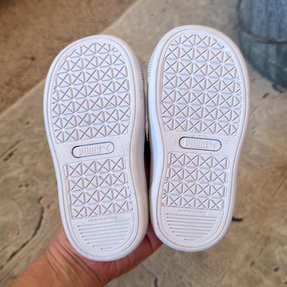 Size Toddler 5c Puma Sneakers - Picture 4 of 6